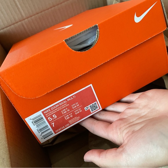 Nike Spikes - Picture 2 of 9